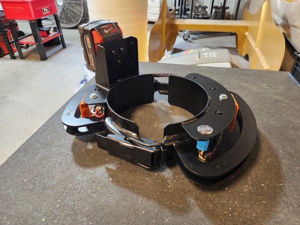 Torch – 8" Vac Tube Clamp with Integrated LED Lighting
