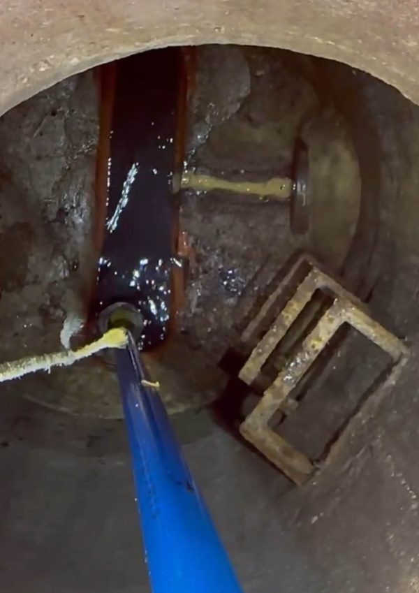 TorchRail – Illuminated Manhole Down Roller - Image 6